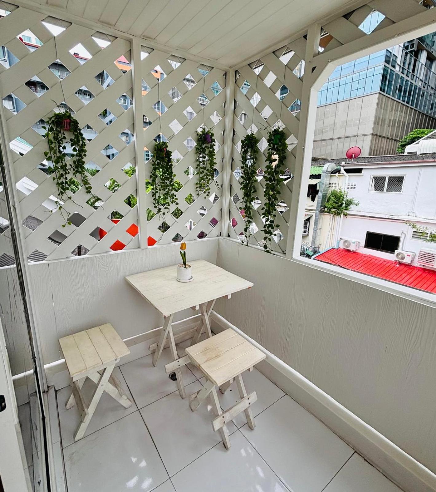 Reehouse@Soi Cowboy/Asoke Bts Hotel Banguecoque Exterior foto